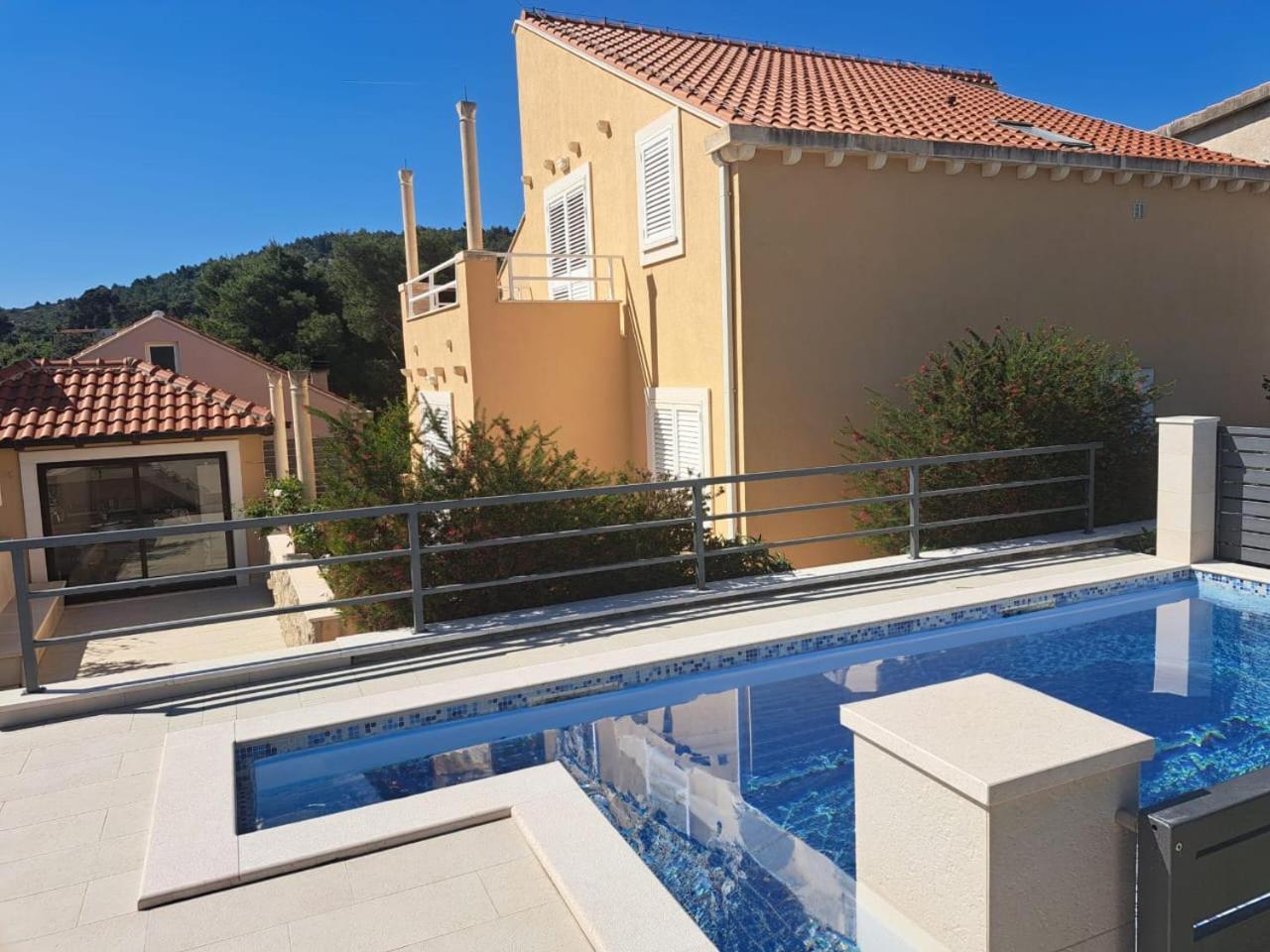 Villa "Amber" Luxury Apartments With A Pool Mlini Exteriér fotografie