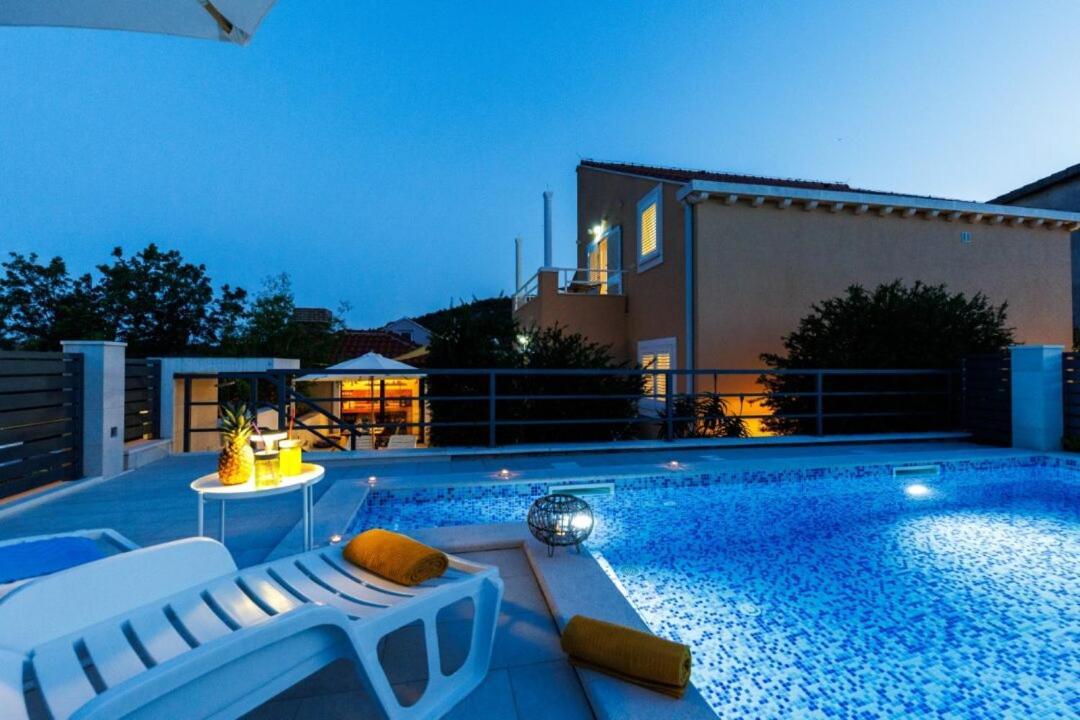 Villa "Amber" Luxury Apartments With A Pool Mlini Pokoj fotografie