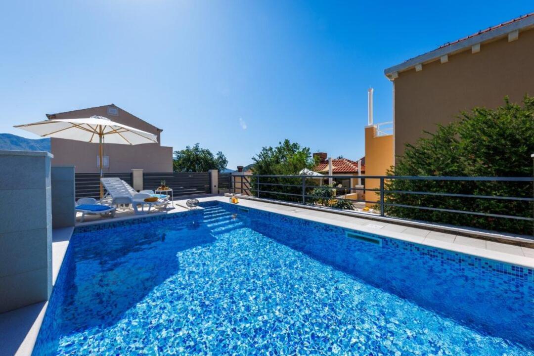 Villa "Amber" Luxury Apartments With A Pool Mlini Pokoj fotografie