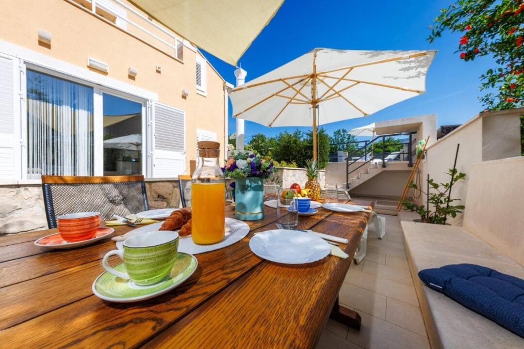 Villa "Amber" Luxury Apartments With A Pool Mlini Exteriér fotografie