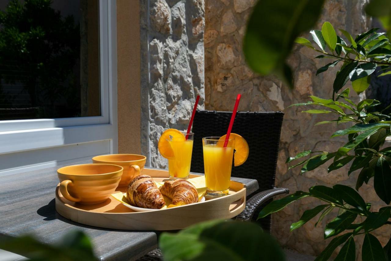 Villa "Amber" Luxury Apartments With A Pool Mlini Exteriér fotografie