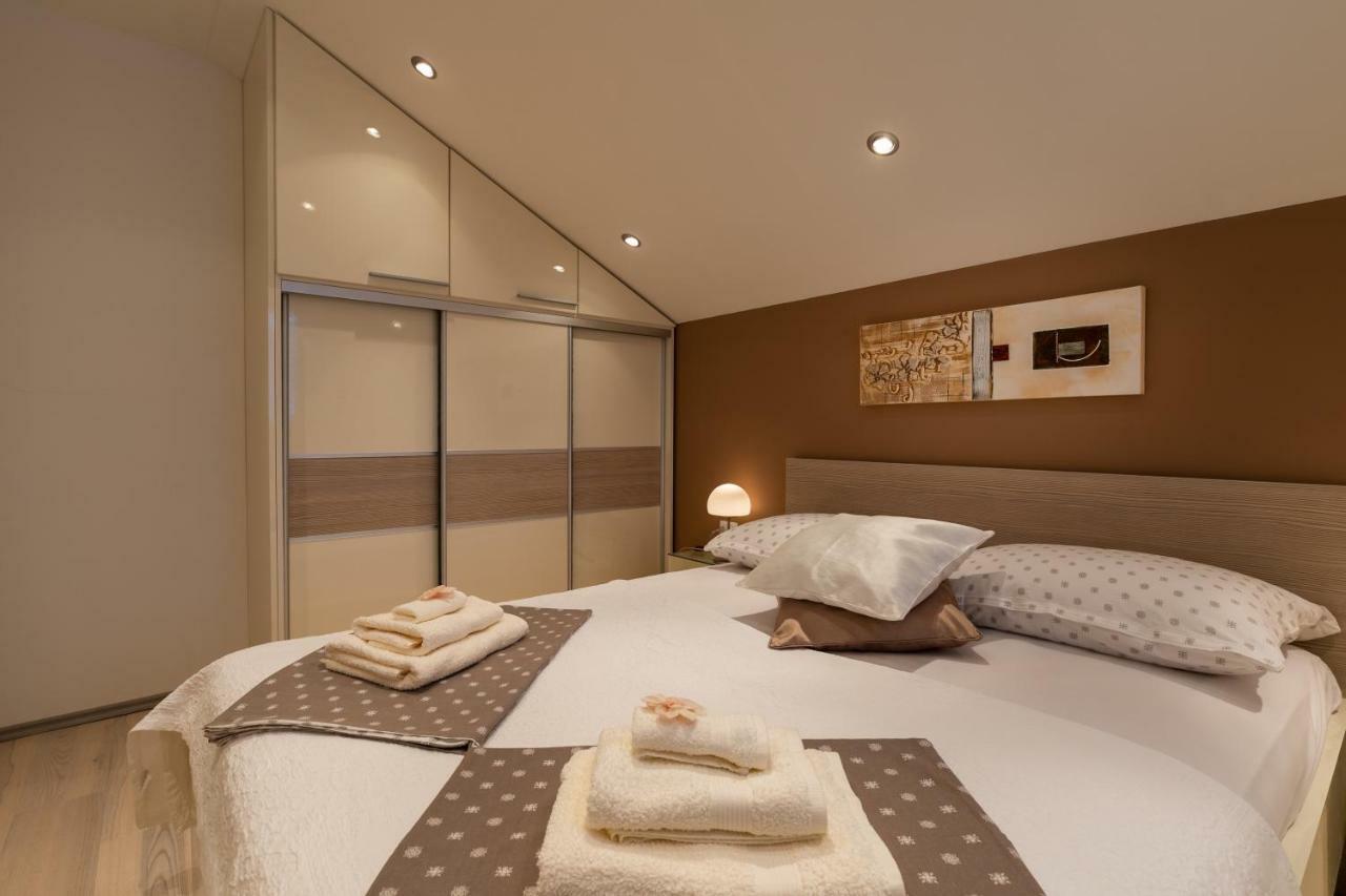 Villa "Amber" Luxury Apartments With A Pool Mlini Exteriér fotografie